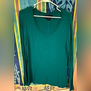 ladies, long sleeve knit, attention size, large, layering, T-shirt, in green